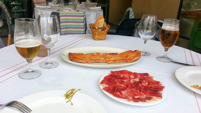 Restaurante Filandón - Media ración de jamón ibérico con pan de cristal